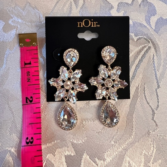 New Gorgeous Earrings - Picture 5 of 5